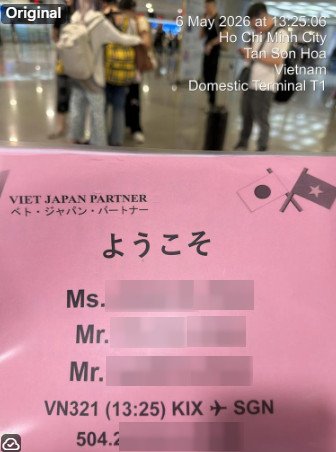 VJP FASTTRACK welcome board prepared for a Japanese family at Tan Son Nhat International Airport